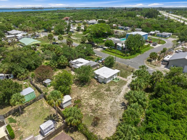 122 Julian Drive, Fort Pierce, FL 34946