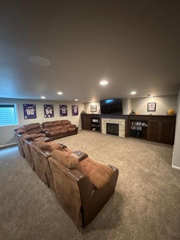 219 6th Street E, Horace, ND 58047