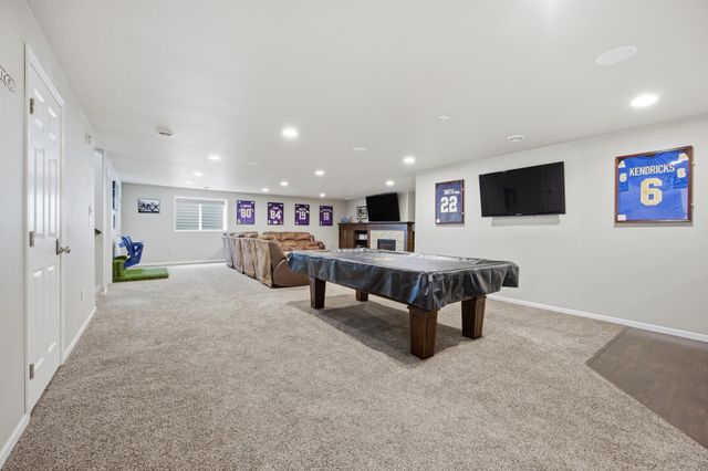 219 6th Street E, Horace, ND 58047