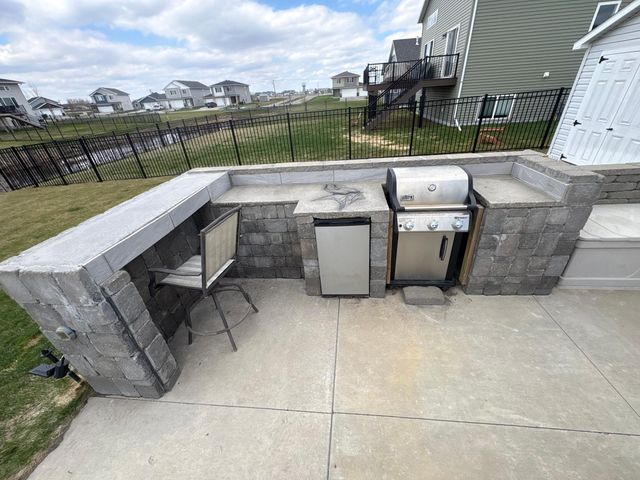 219 6th Street E, Horace, ND 58047