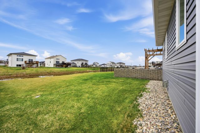 219 6th Street E, Horace, ND 58047