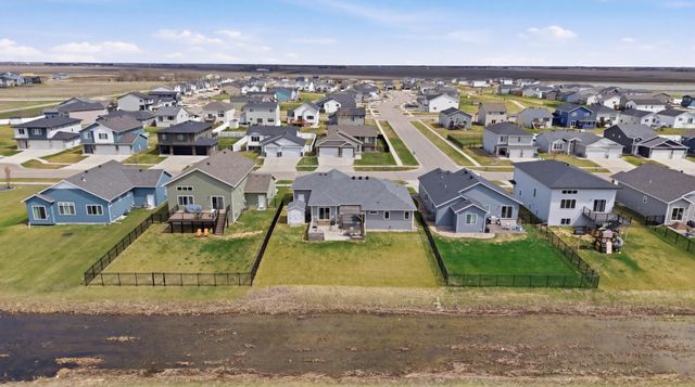 219 6th Street E, Horace, ND 58047