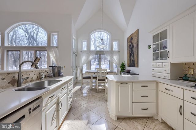 2492 SHAUB RD, Lancaster, PA 17601