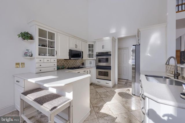 2492 SHAUB RD, Lancaster, PA 17601