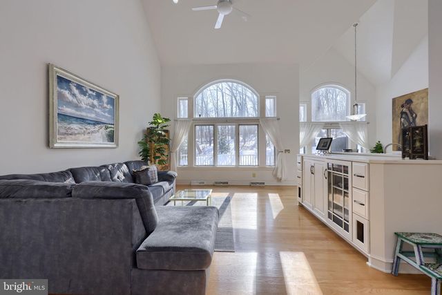 2492 SHAUB RD, Lancaster, PA 17601