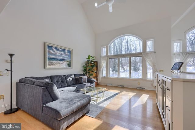 2492 SHAUB RD, Lancaster, PA 17601