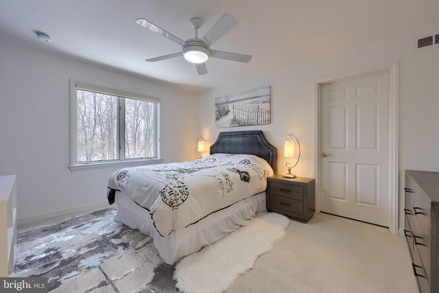 2492 SHAUB RD, Lancaster, PA 17601