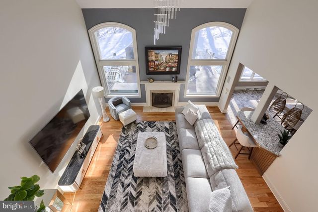 2492 SHAUB RD, Lancaster, PA 17601