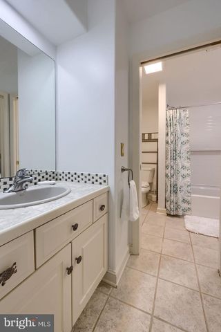 2492 SHAUB RD, Lancaster, PA 17601