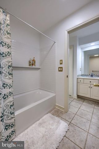 2492 SHAUB RD, Lancaster, PA 17601