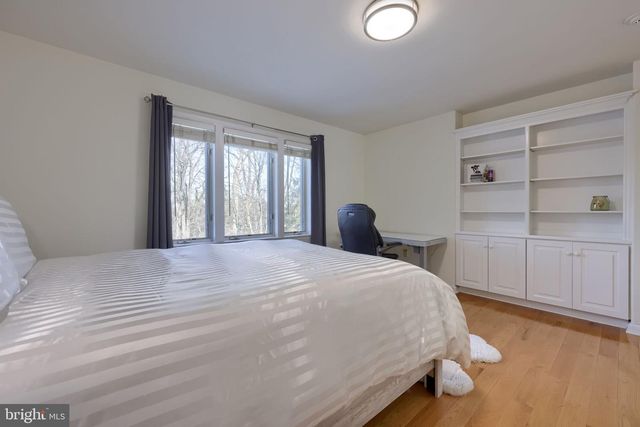 2492 SHAUB RD, Lancaster, PA 17601