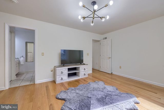 2492 SHAUB RD, Lancaster, PA 17601