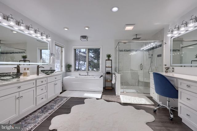 2492 SHAUB RD, Lancaster, PA 17601