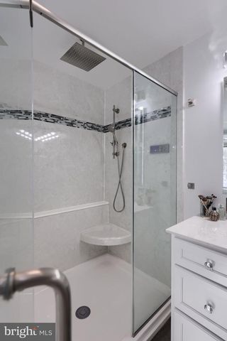 2492 SHAUB RD, Lancaster, PA 17601