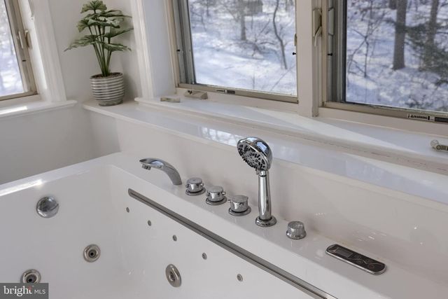 2492 SHAUB RD, Lancaster, PA 17601