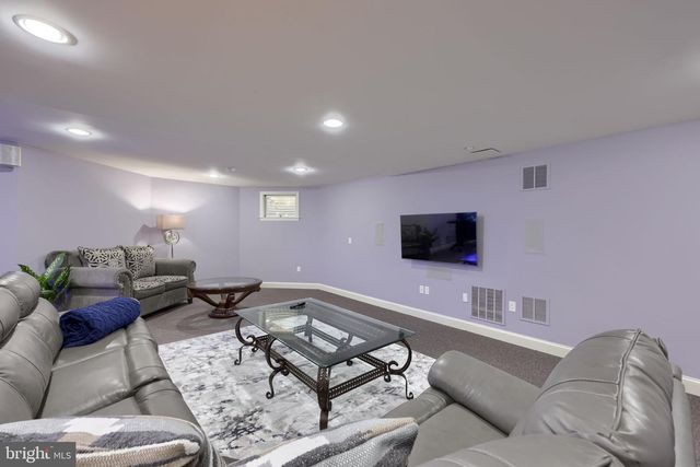 2492 SHAUB RD, Lancaster, PA 17601