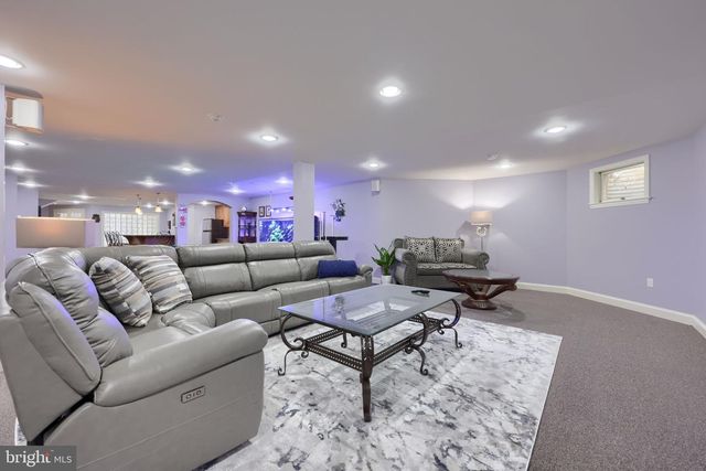 2492 SHAUB RD, Lancaster, PA 17601