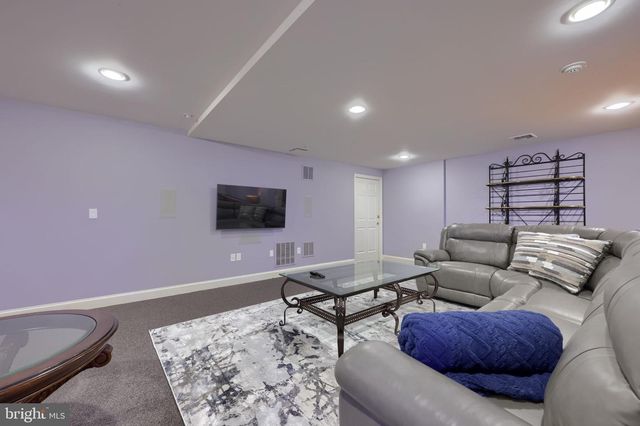 2492 SHAUB RD, Lancaster, PA 17601