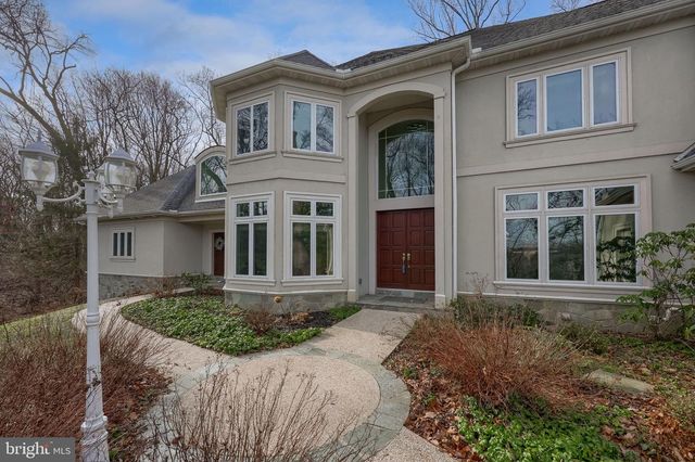 2492 SHAUB RD, Lancaster, PA 17601