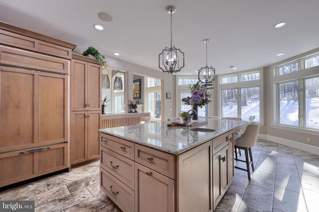 2492 SHAUB RD, Lancaster, PA 17601