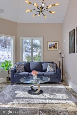 2492 SHAUB RD, Lancaster, PA 17601