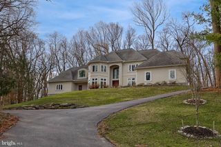 2492 SHAUB RD, Lancaster, PA 17601