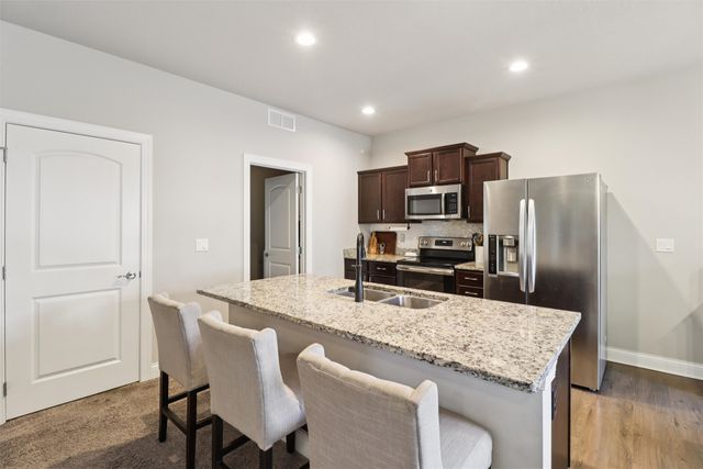 2434 River Meadows Drive, Des Moines, IA 50320