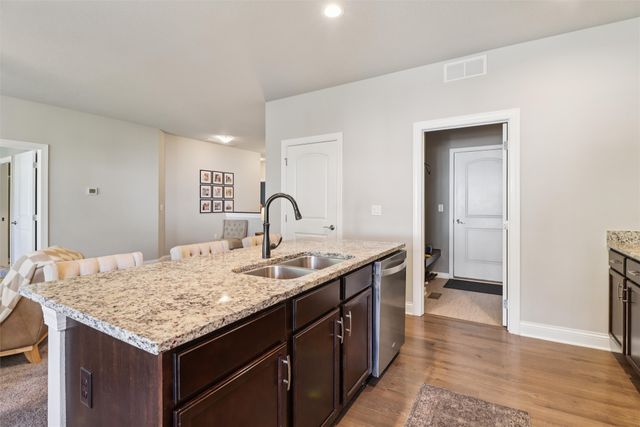 2434 River Meadows Drive, Des Moines, IA 50320