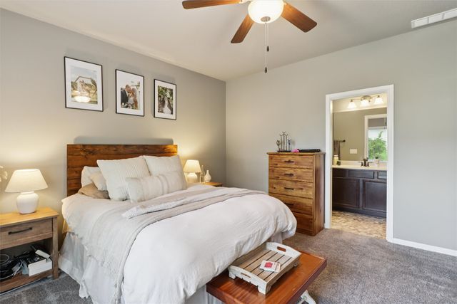 2434 River Meadows Drive, Des Moines, IA 50320