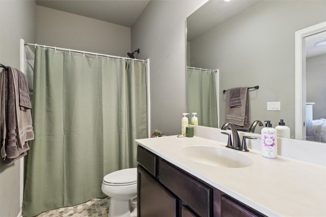 2434 River Meadows Drive, Des Moines, IA 50320