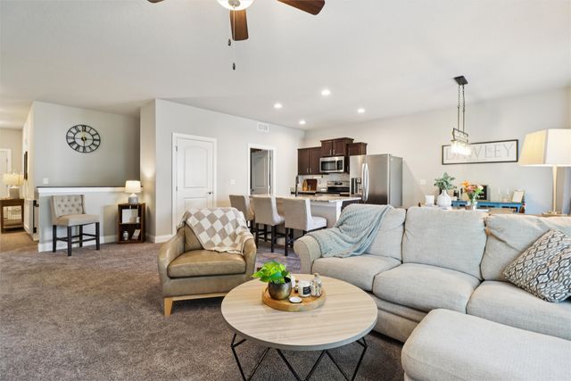 2434 River Meadows Drive, Des Moines, IA 50320