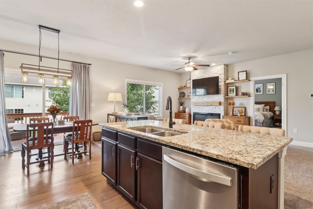 2434 River Meadows Drive, Des Moines, IA 50320