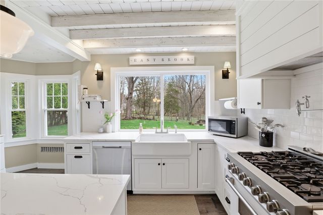 146 East Brook Road, Pittsford, NY 14534