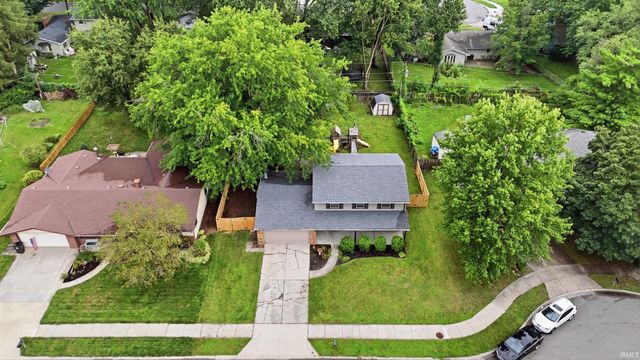 6925 LAKE CREST Court, Fort Wayne, IN 46815