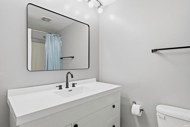6925 LAKE CREST Court, Fort Wayne, IN 46815