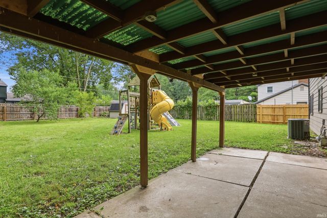 6925 LAKE CREST Court, Fort Wayne, IN 46815