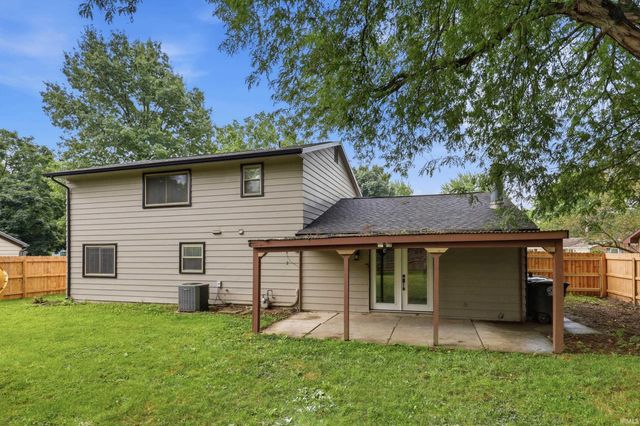 6925 LAKE CREST Court, Fort Wayne, IN 46815