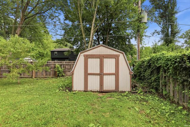 6925 LAKE CREST Court, Fort Wayne, IN 46815