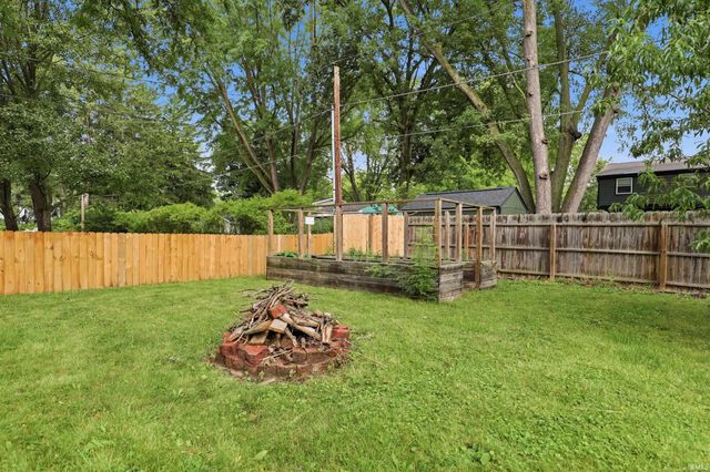 6925 LAKE CREST Court, Fort Wayne, IN 46815