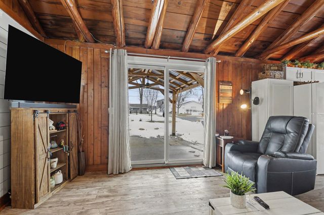 50389 E Lake Shore Drive, Silver Creek Twp, MI 49047