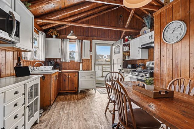 50389 E Lake Shore Drive, Silver Creek Twp, MI 49047