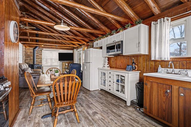 50389 E Lake Shore Drive, Silver Creek Twp, MI 49047