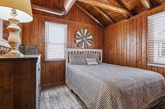 50389 E Lake Shore Drive, Silver Creek Twp, MI 49047