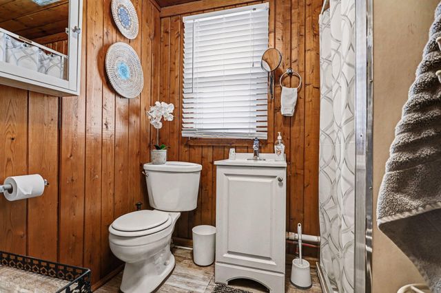 50389 E Lake Shore Drive, Silver Creek Twp, MI 49047