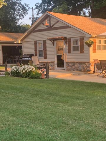 50389 E Lake Shore Drive, Silver Creek Twp, MI 49047