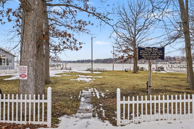 50389 E Lake Shore Drive, Silver Creek Twp, MI 49047