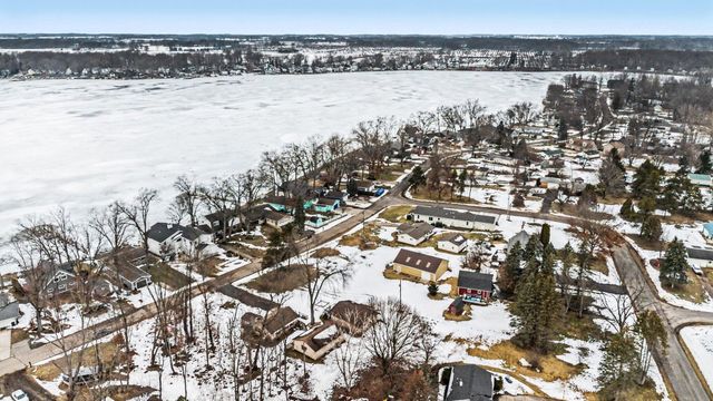 50389 E Lake Shore Drive, Silver Creek Twp, MI 49047