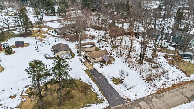 50389 E Lake Shore Drive, Silver Creek Twp, MI 49047