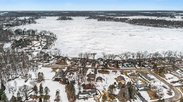 50389 E Lake Shore Drive, Silver Creek Twp, MI 49047