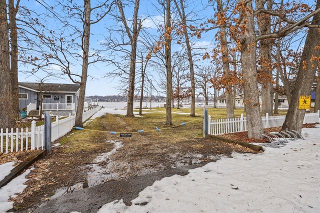 50389 E Lake Shore Drive, Silver Creek Twp, MI 49047